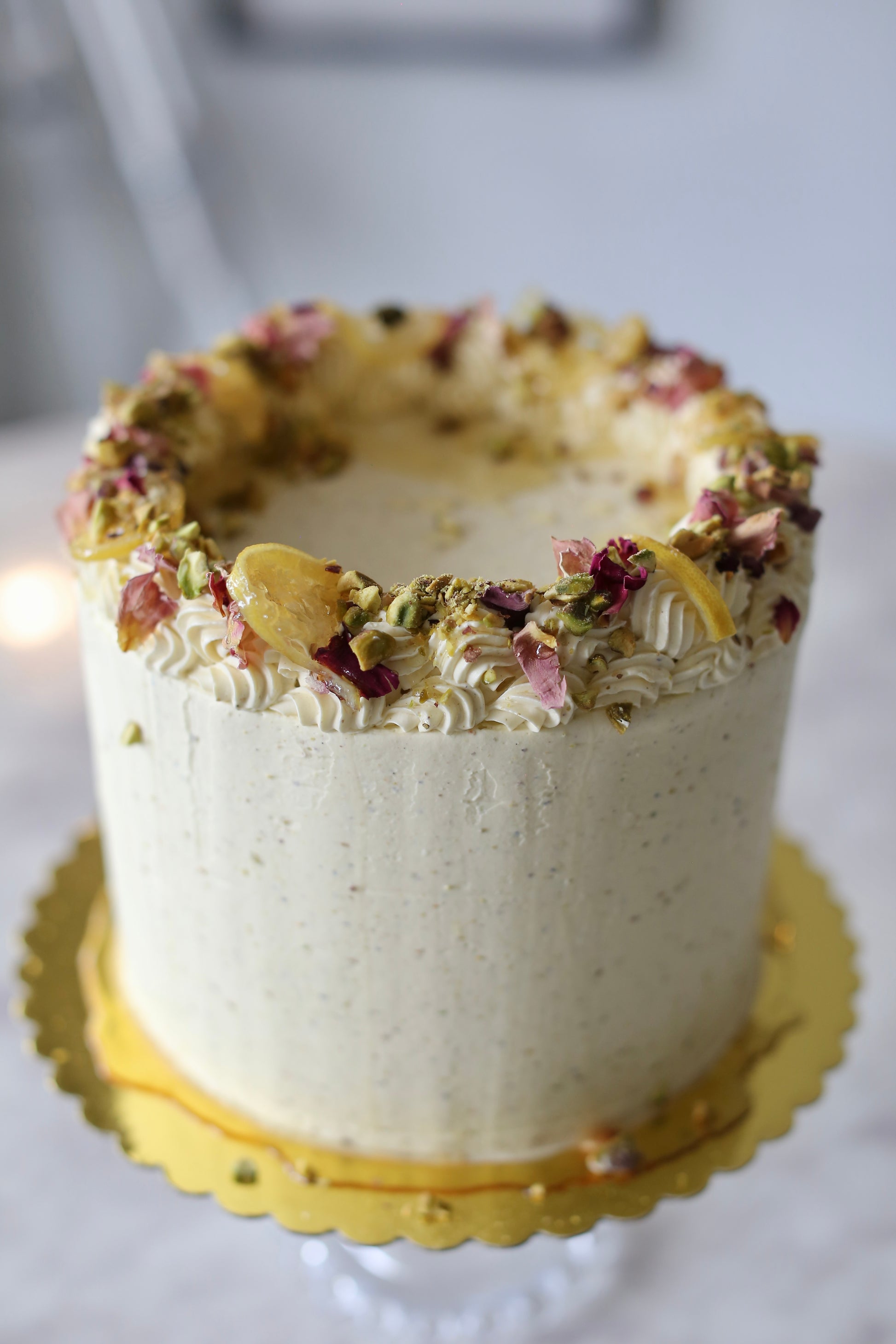 coconut cake with pistachio